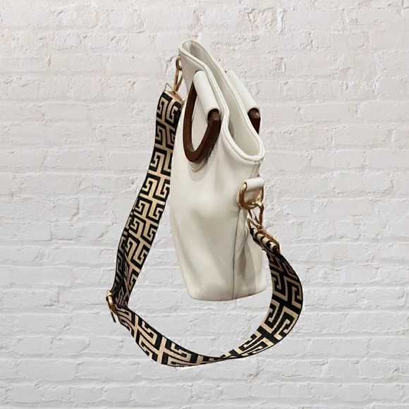 Anthropologie Urban Originals White Bag with Wooden Handles - Picture 3 of 9